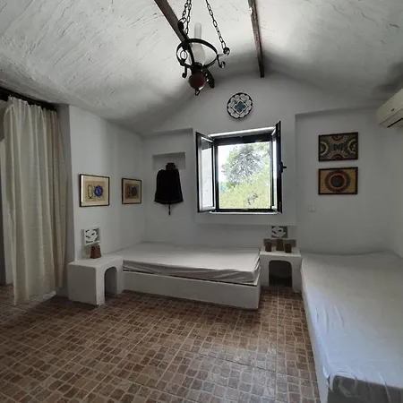 Sani, Traditional Aegean Style Feriehus *